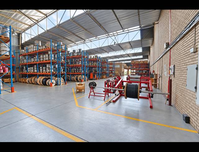 4,060M² WAREHOUSE TO LET IN LASER PARK